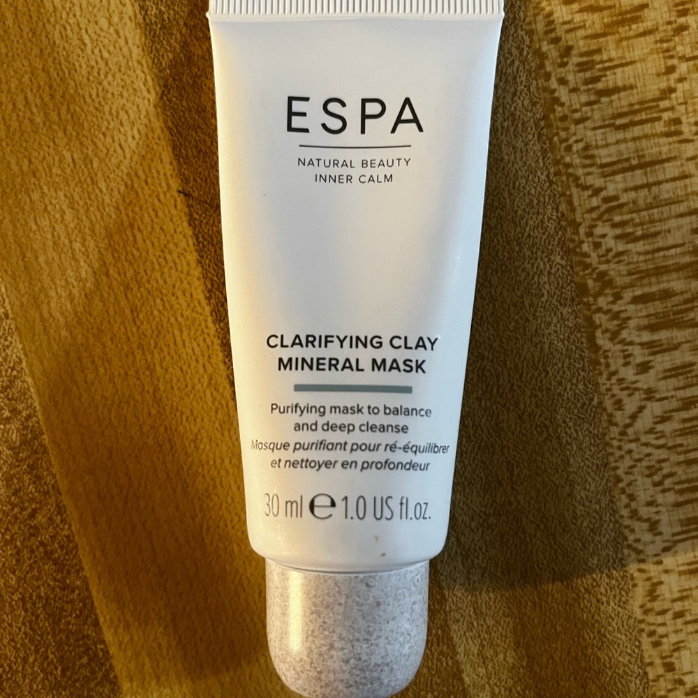 Clarifying Clay Mineral Mask - White